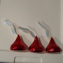 Adorable Trio Of Hershey's Kiss 💋 Valentine's Day Pins!!! 💞