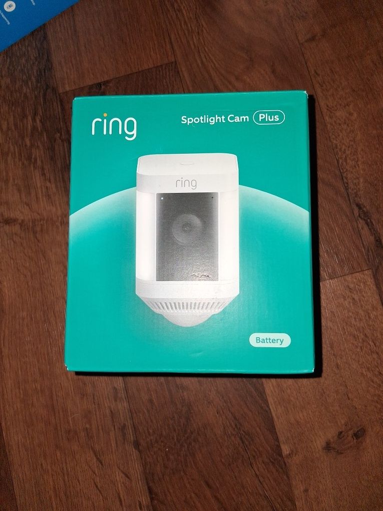 Ring Spotlight Cam Plus,battery