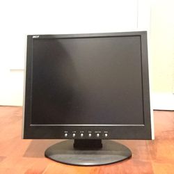 Acer 17” computer monitor
