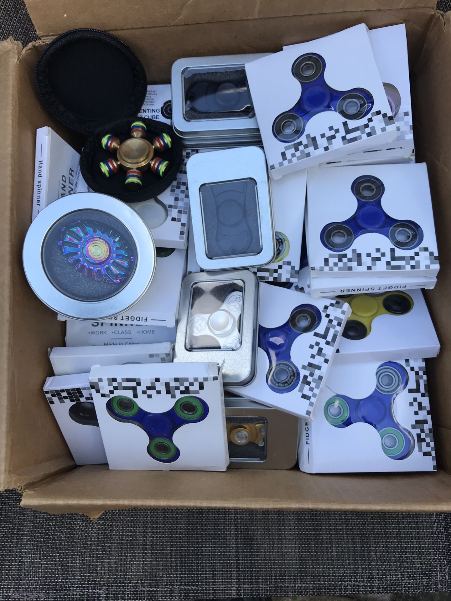 Box of spinners 40 pcs