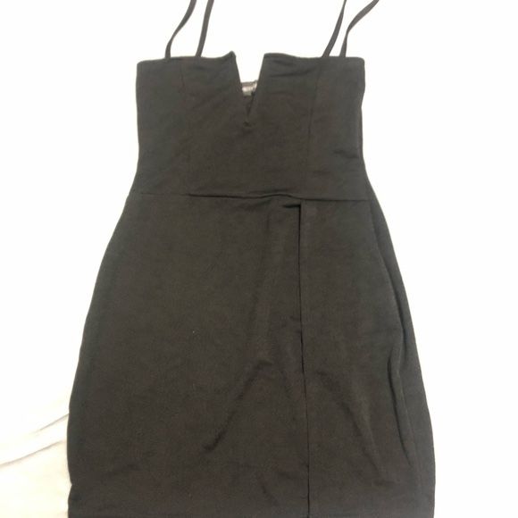 Mini dress with a little leg slit