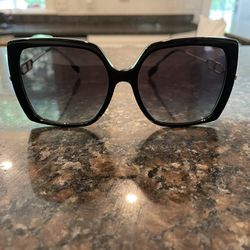 Brand New!  Burberry Womens Sunglasses  Oversized Frame 