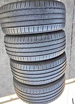 Set 245/60-18 Michelin con el 80% de vida