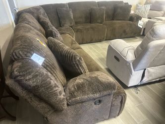 Brand new sectional sofa recliner