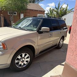 2004 Lincoln Navigator