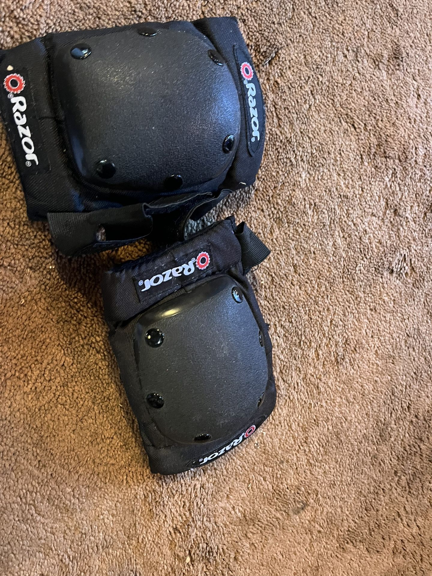 Razor Knee Pads