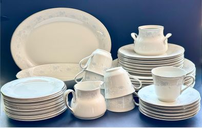 51-Pc Royal Doulton BEDFORD Fine China Set - Service for 6+ with Serving Pieces
