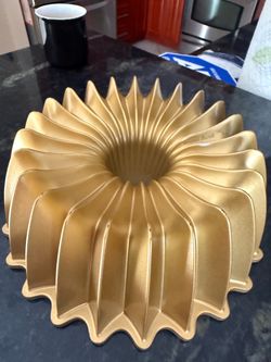 Bundt Pan Gold Brilliance