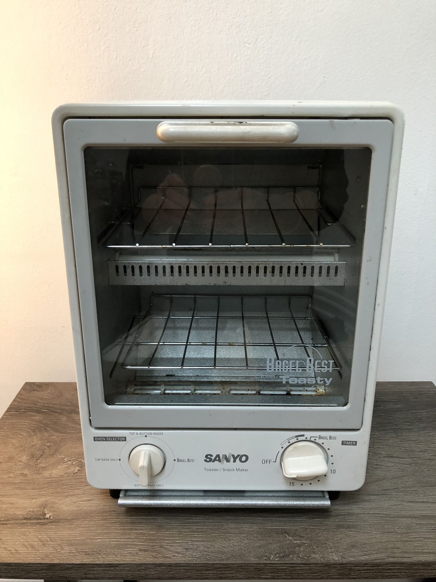 Sanyo Space Saving Vertical Toaster Oven