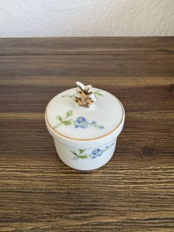 Vintage Floral Postage Stamp Roll Holder