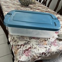 Plastic drawer in good condition. It lacks the lock but it locks well to fit under the beds. It measures 26 inches long, 15 inches wide, and 7 inches 