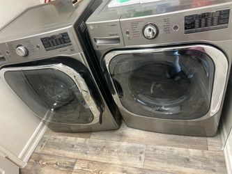 LG Washer & Dryer Set