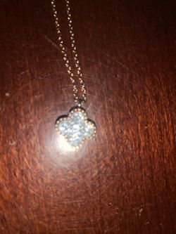 Diamond neck less