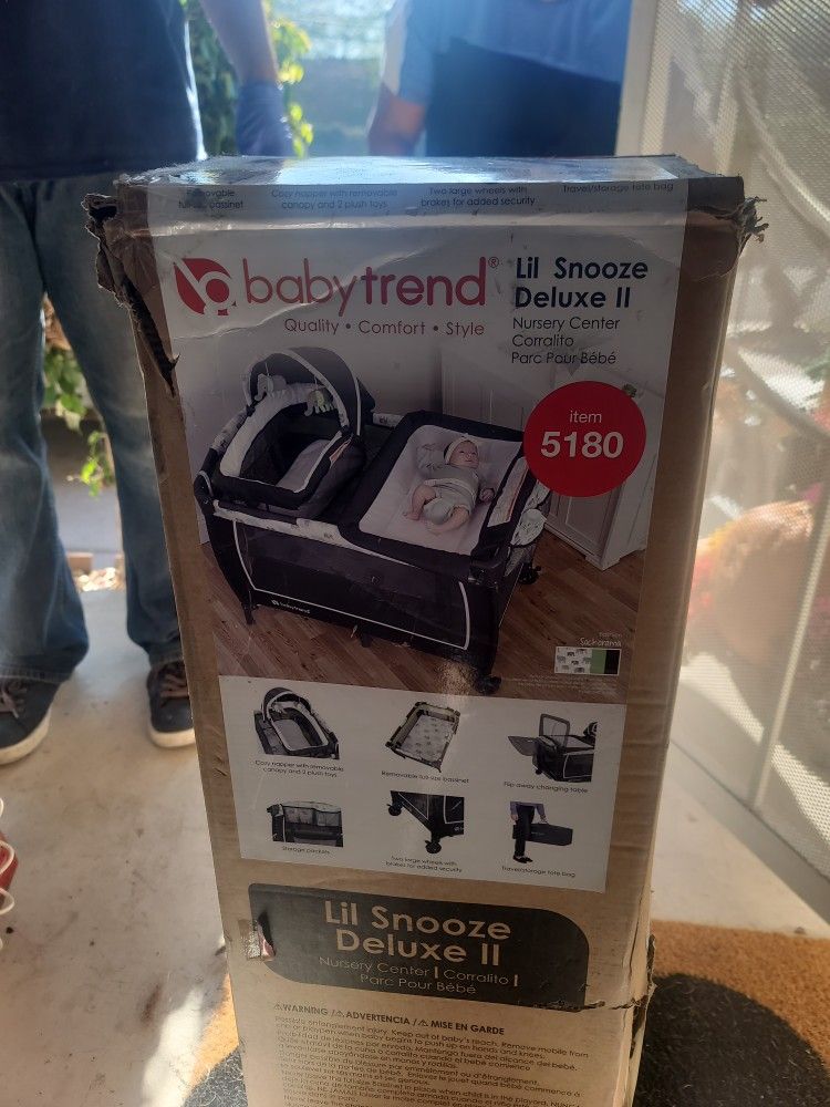 BABY TREND TRAVELING CHANGING TABLE