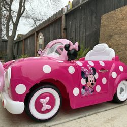 Minnie Mouse ride-on car