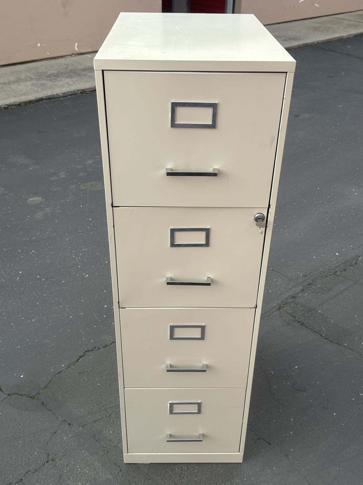4 Drawers Filing Cabinet + Key