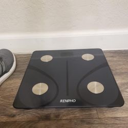 Digital Scale with weight tracking app