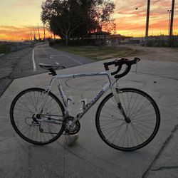 CANNONDALE CAAD8 ROAD BIKE