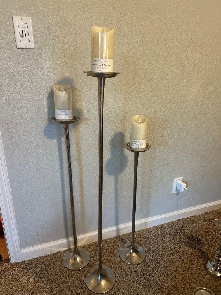 Set of 3 Metallic Aluminum Candle Holders Silver
