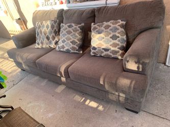 FREE COUCH