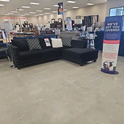 Implosion Black Sectional W/chaise