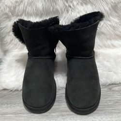 Unbrand sheepskin women boots size 7 