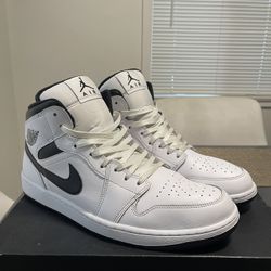 Black and white air Jordan 1 mid