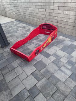 Lightning McQueen bed frame