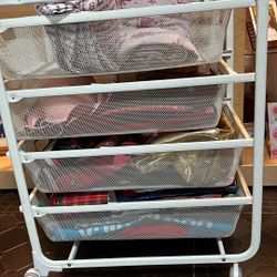 Muy Bonita. Organisador Muy Espacioso  4 Gavetas. Recoredisa 4. Ruedas 