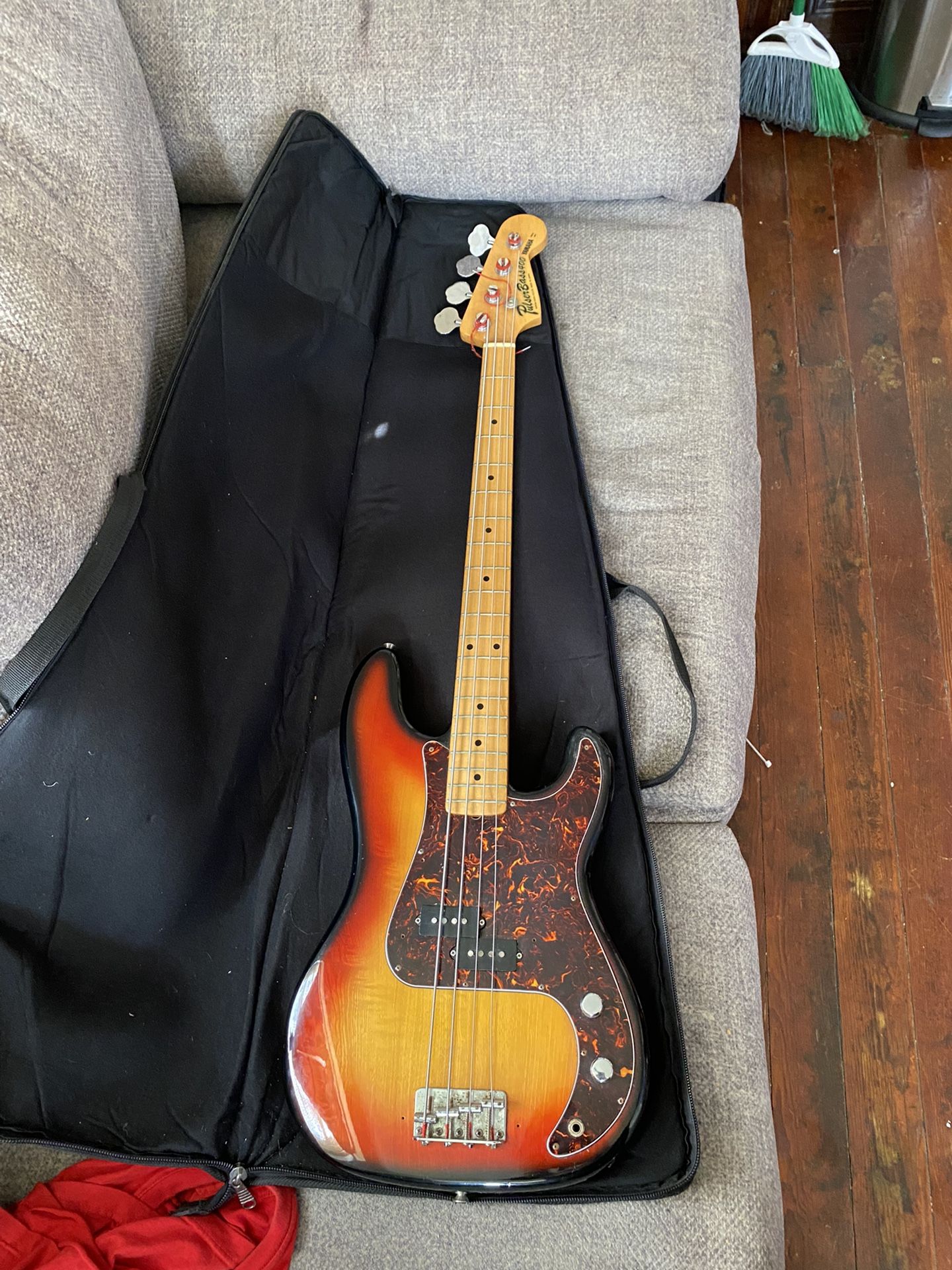 Pulser Bass 400 Yamaha Bass guitar