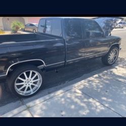 CHEVY SILVERADO PARTING OUT 