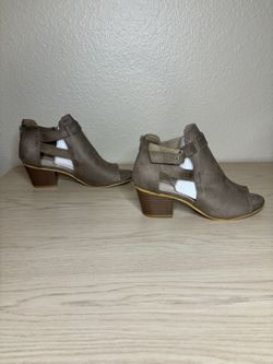 Women’s Heeled Booties Sandals Size 9