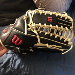 Baseball Glove A2000 12 3/4