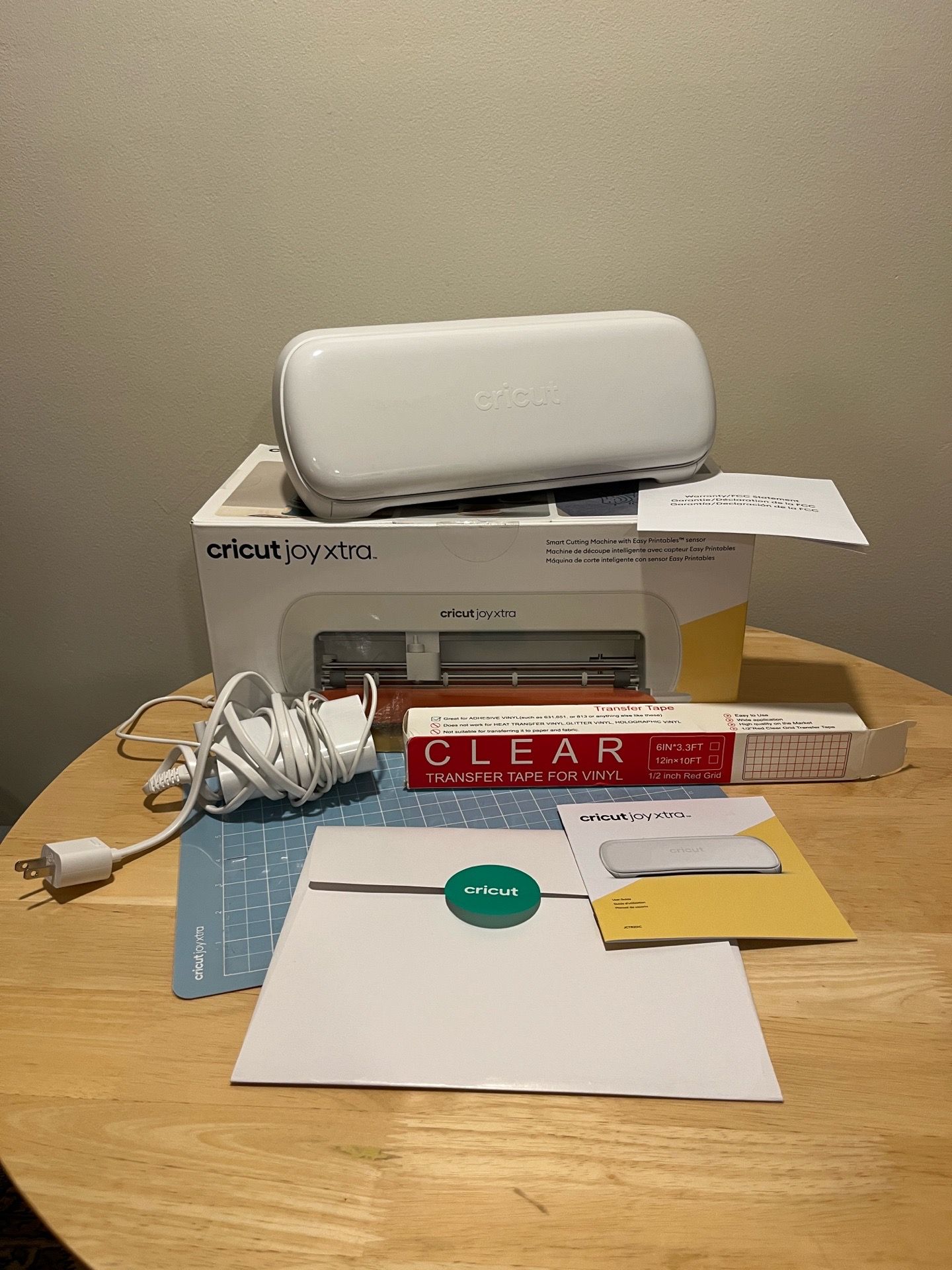 Cricut joy Xtra - LIKE NEW barely used