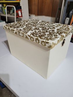 Decrotive Box