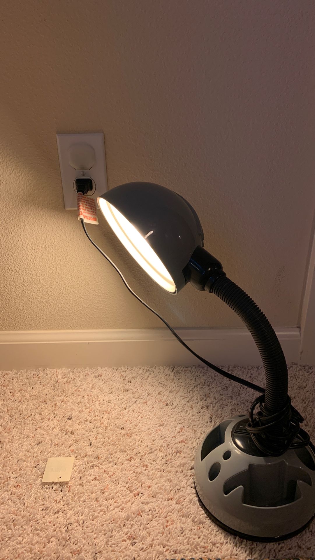 Desk lamp