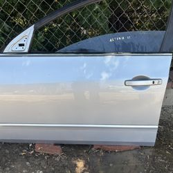 FRONT LEFT DOOR 2007-2012 NISSAN ALTIMA SILVER COLOR