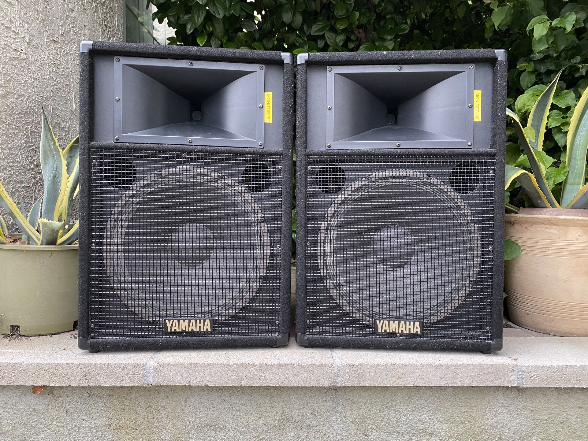 YAMAHA SPEAKERS