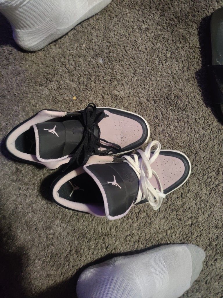 Air Jordan 1 SE Low Black Iced Lilac