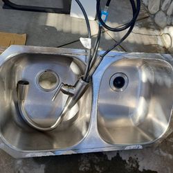 Undermount Sink And Faucet 