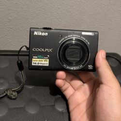 Nikon Coolpix S6200