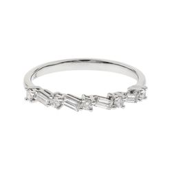 14K WHITE GOLD DIAMOND RING