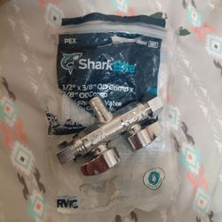 Sharkbite 1/2 "X 3/8od Comp Valve 