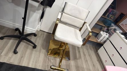 Chair hair