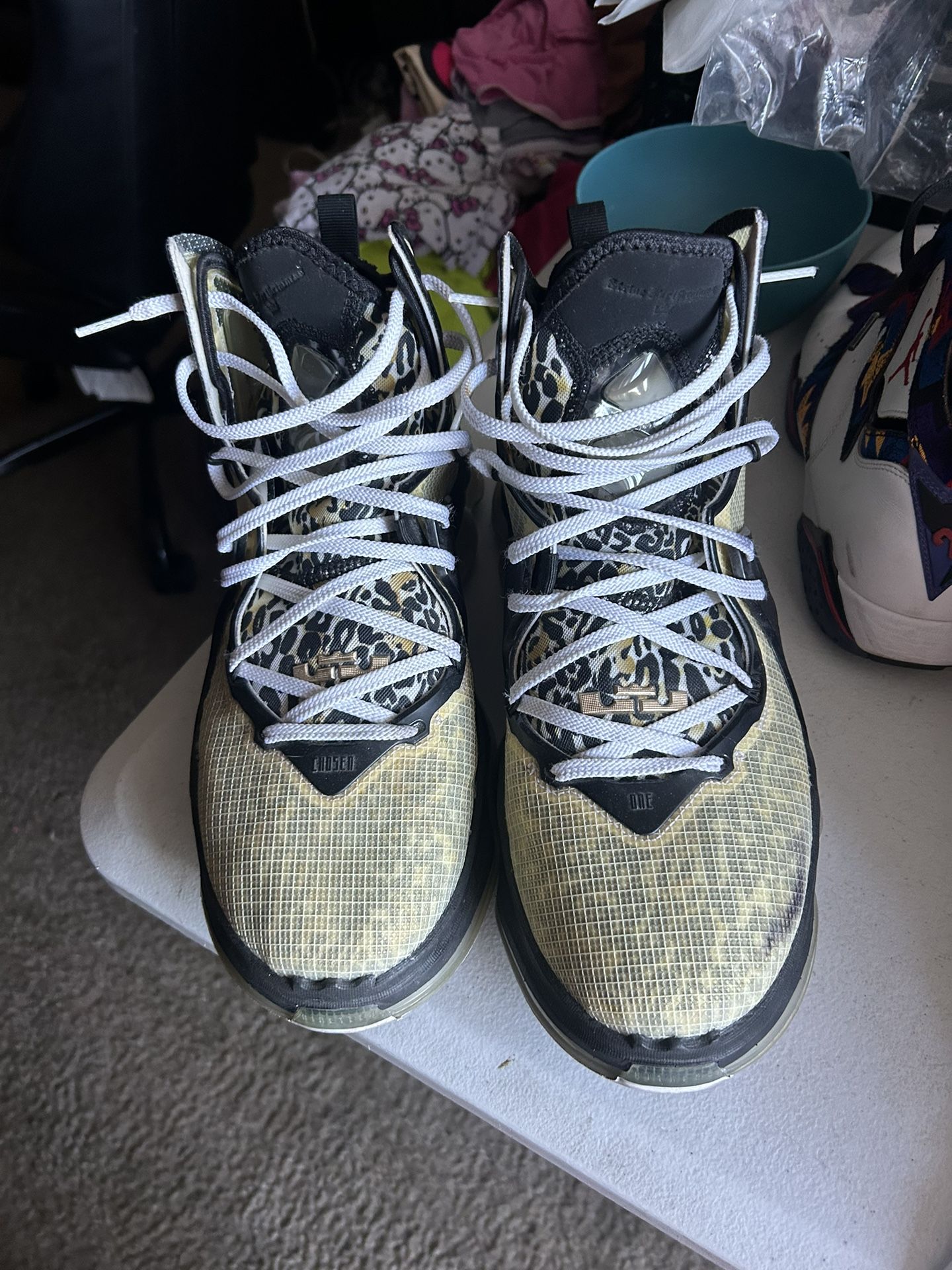 Nike Air Max LeBron 19 "Royalty" & Nike Air Jordan 7 Retro “Sweater” 