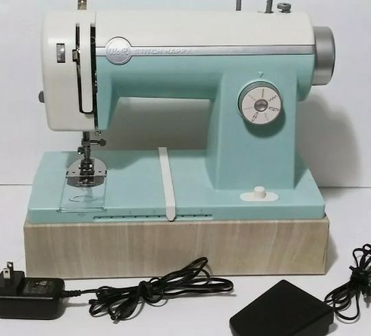 We R Memory Keepers Sewing Machine