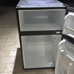 Mini fridge