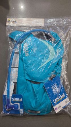 New camelbak 50 oz water back pack