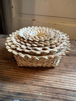 Vintage Boho Seagrass Straw Reed Woven Nesting Baskets.