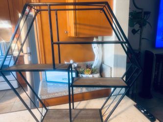 Shelf wall